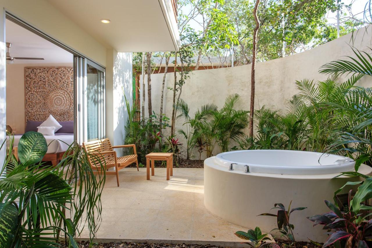 Charming Nature-Inspired Condos With Sultry Surroundings By Stella Rentals ตูลุม ภายนอก รูปภาพ